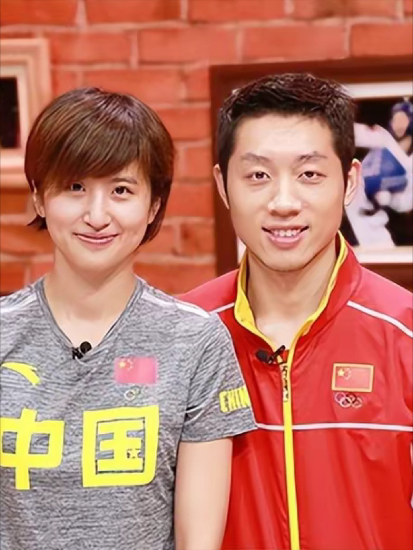 法国队鏖战中国队,许昕惊艳四座 法国队鏖战中国队,许昕惊艳四座